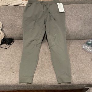 Lulu medium city sweat jogger